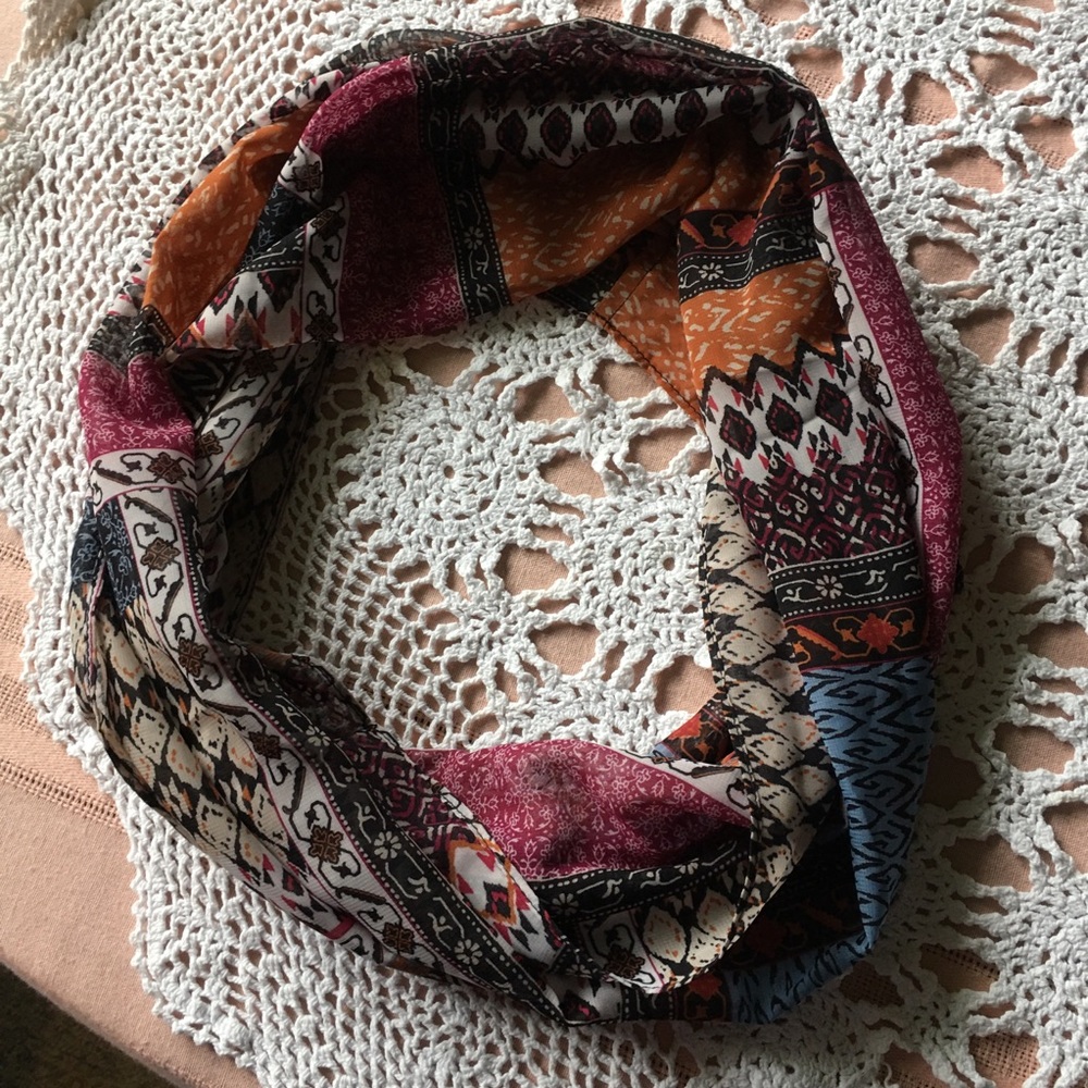 Infinity Scarf Multicolored - Picture 3 of 4